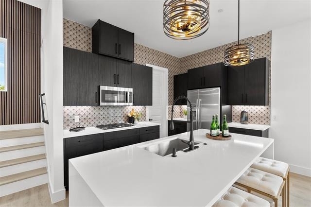 727 W 10th Street - Photo 5