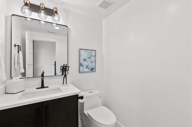727 W 10th Street - Photo 10