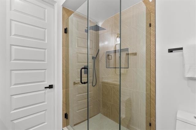 727 W 10th Street - Photo 22