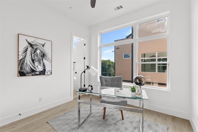 727 W 10th Street - Photo 23