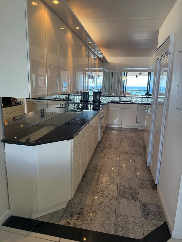 520 N Ocean Boulevard - Photo 3