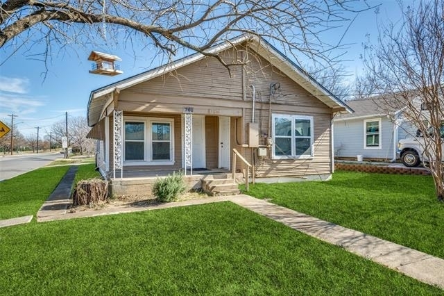 701 Lakey Street - Photo 2