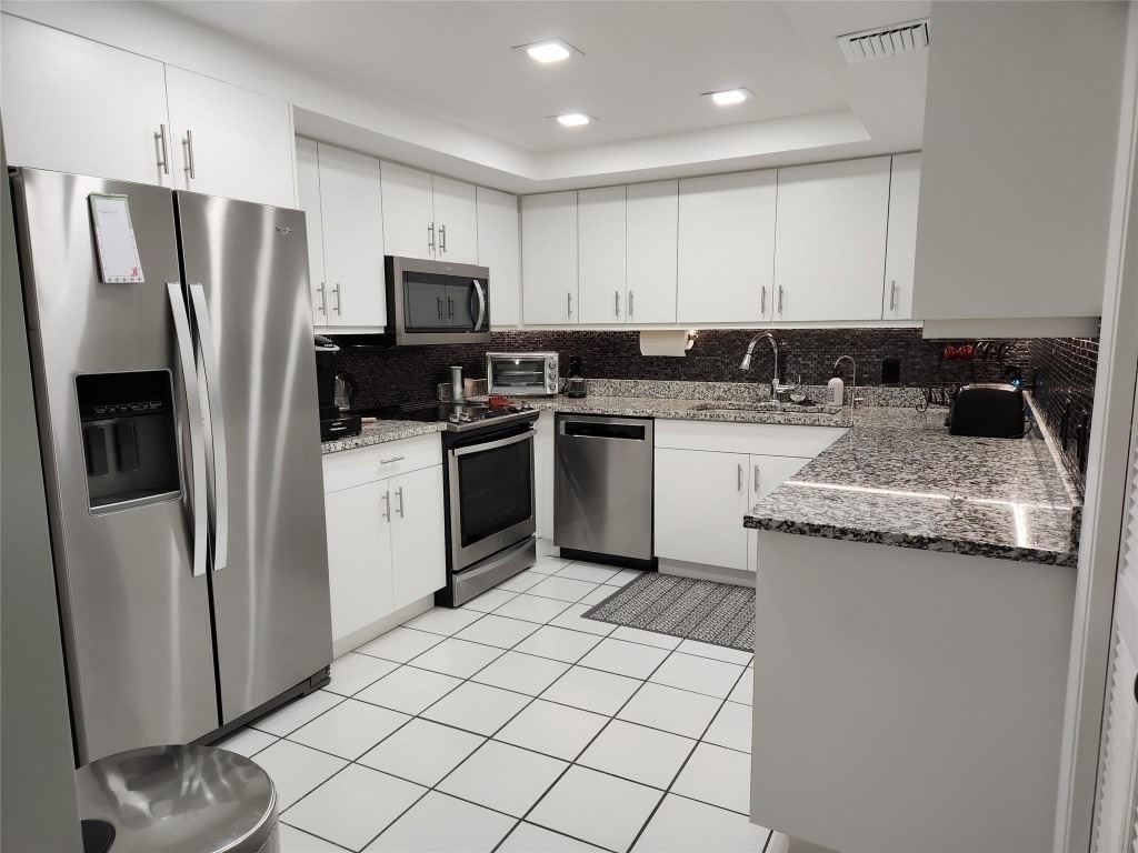 16100 Golf Club Road - Photo 7