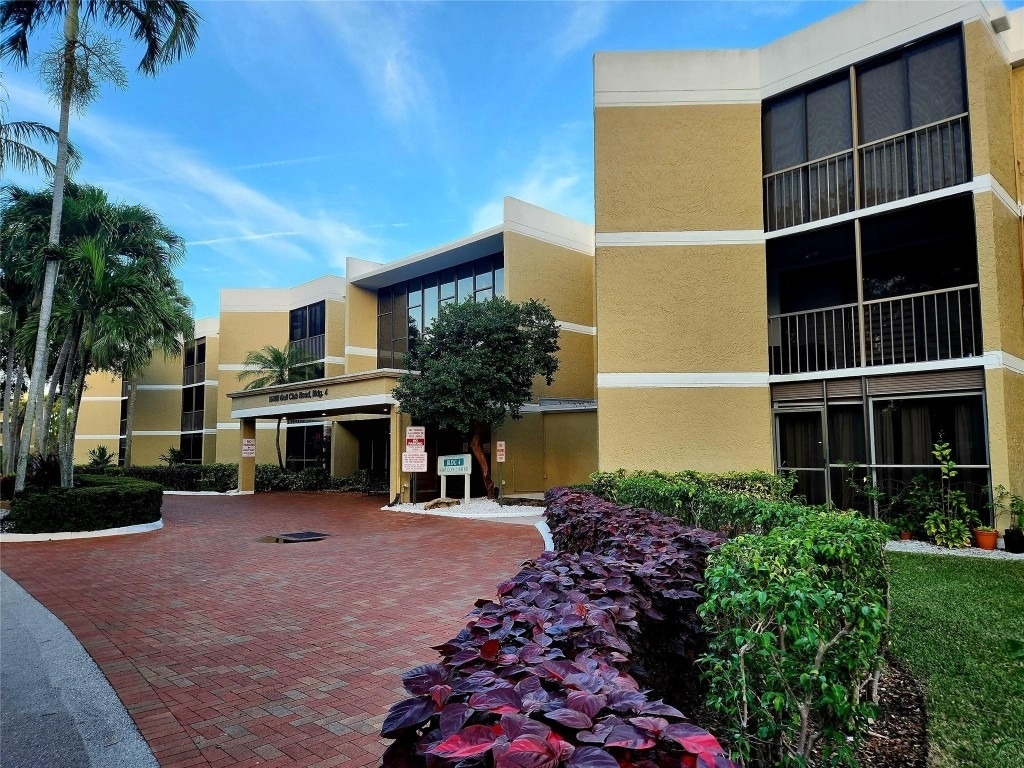 16100 Golf Club Road - Photo 18