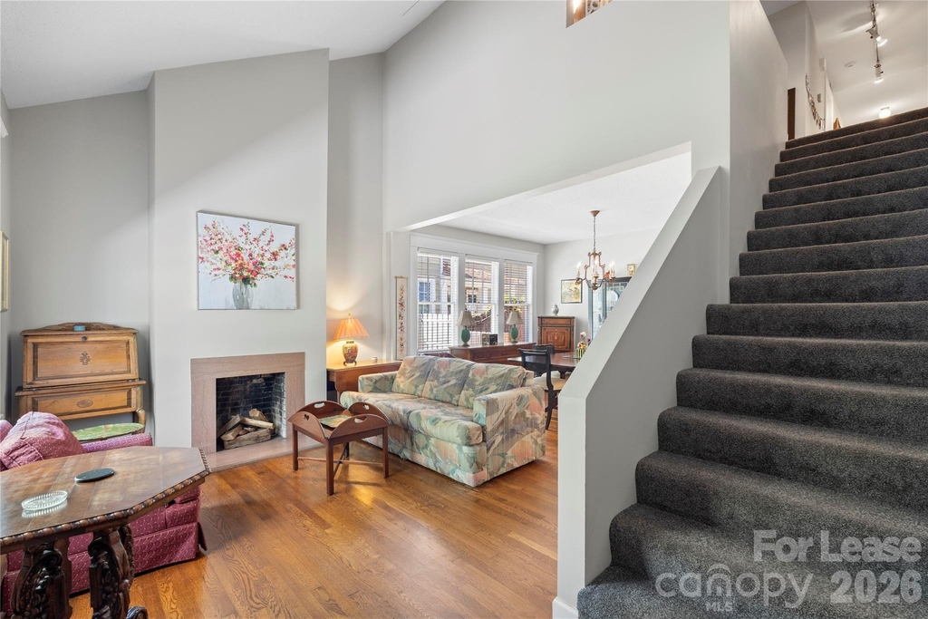 1610 Park Road - Photo 2