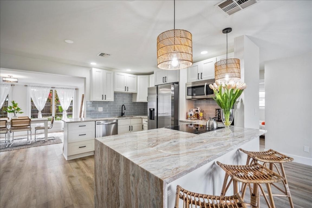 2706 10th Avenue - Photo 7
