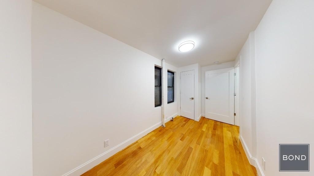 West 10th Street - Photo 7