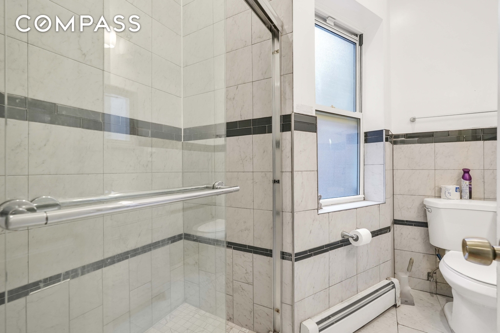 East 49th Street - Photo 8