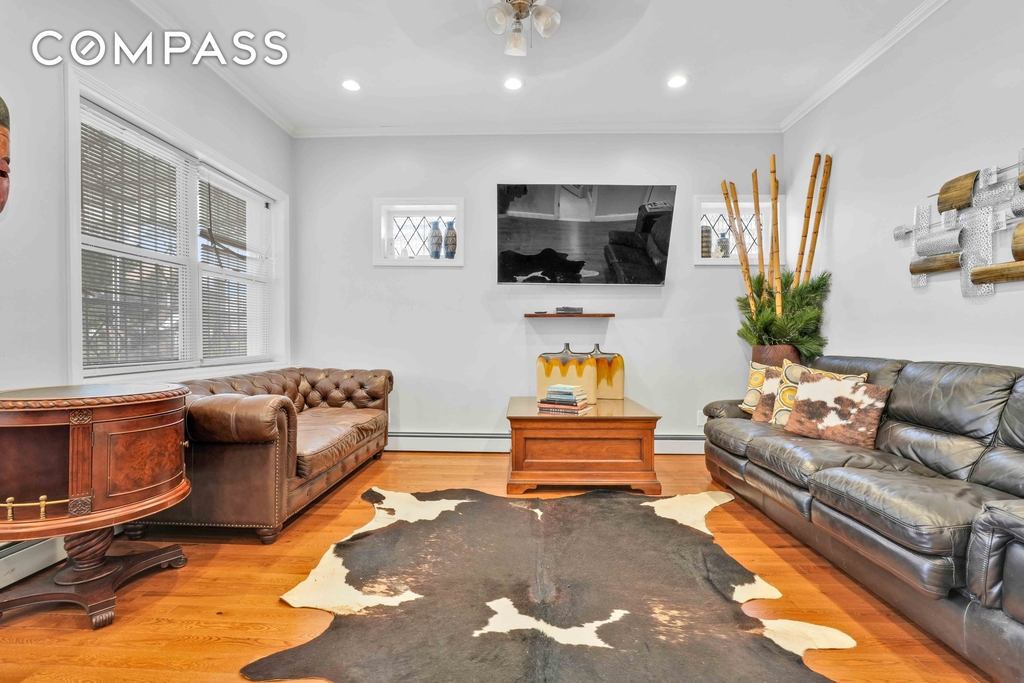 East 49th Street - Photo 26