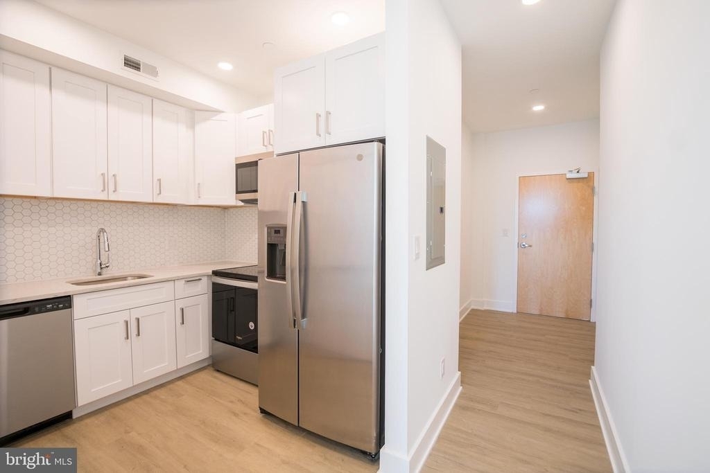 1324 Frankford Avenue - Photo 2