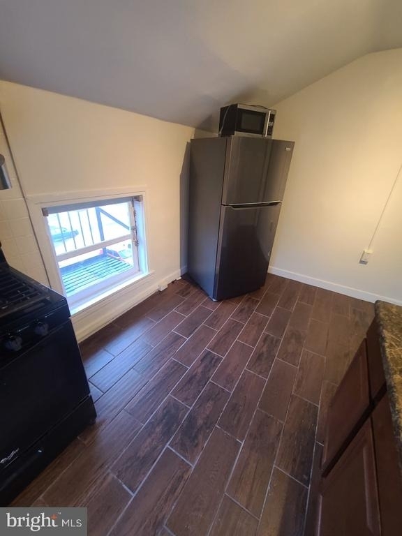 403 Pennington Avenue - Photo 3