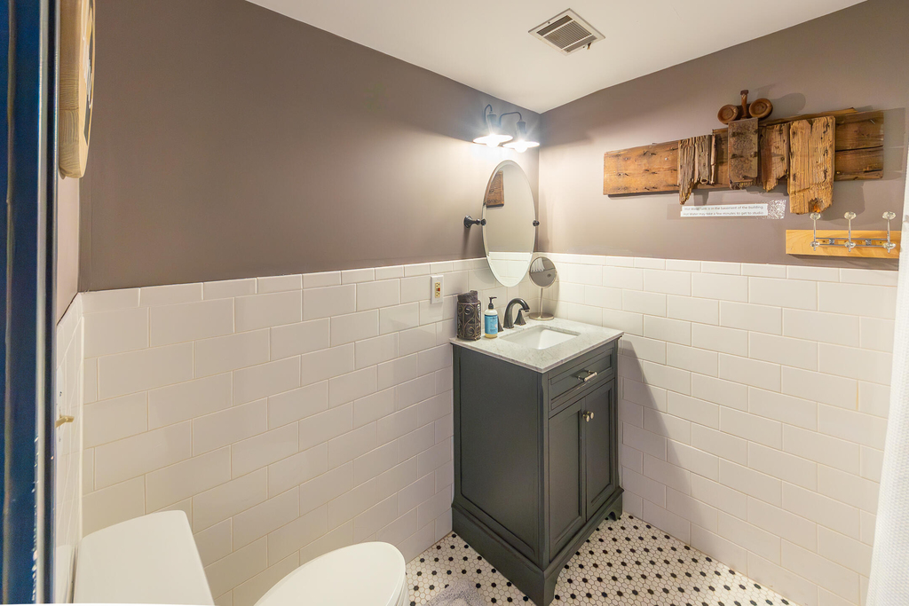 104 W Main Street - Photo 13