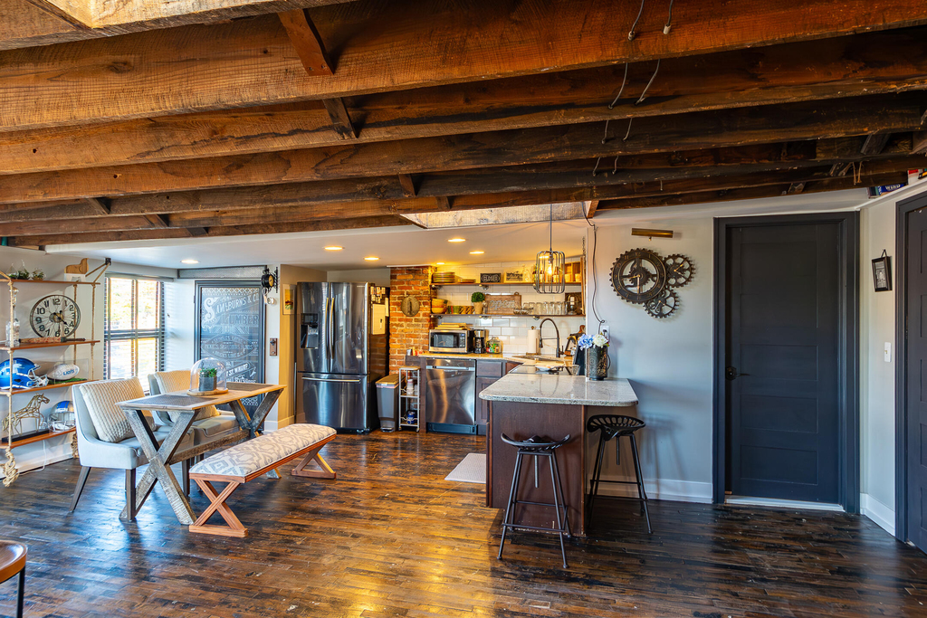 104 W Main Street - Photo 2