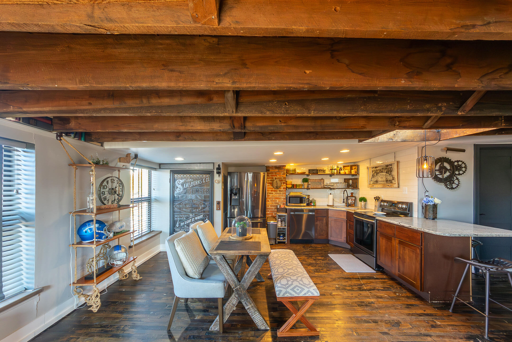 104 W Main Street - Photo 11
