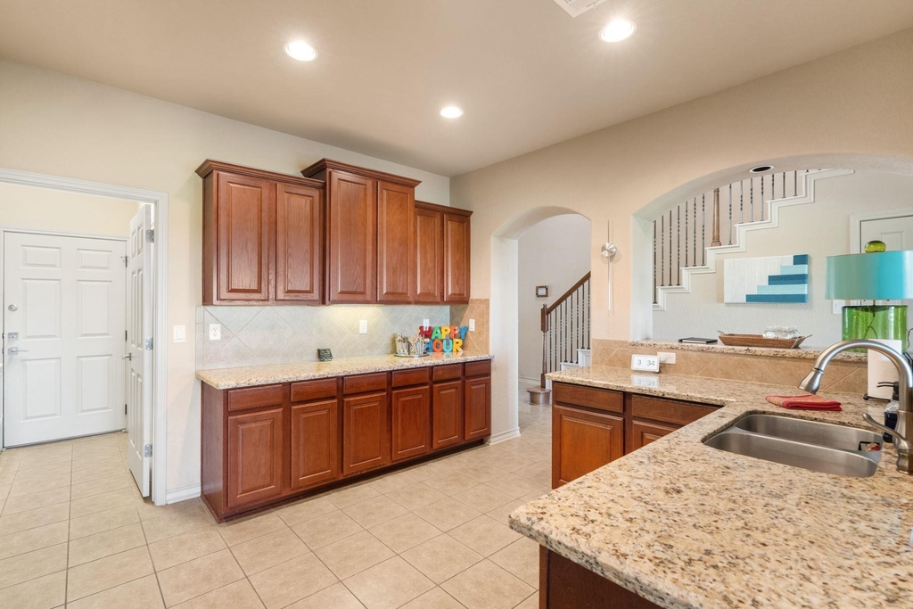 970 Parkview Dr - Photo 11