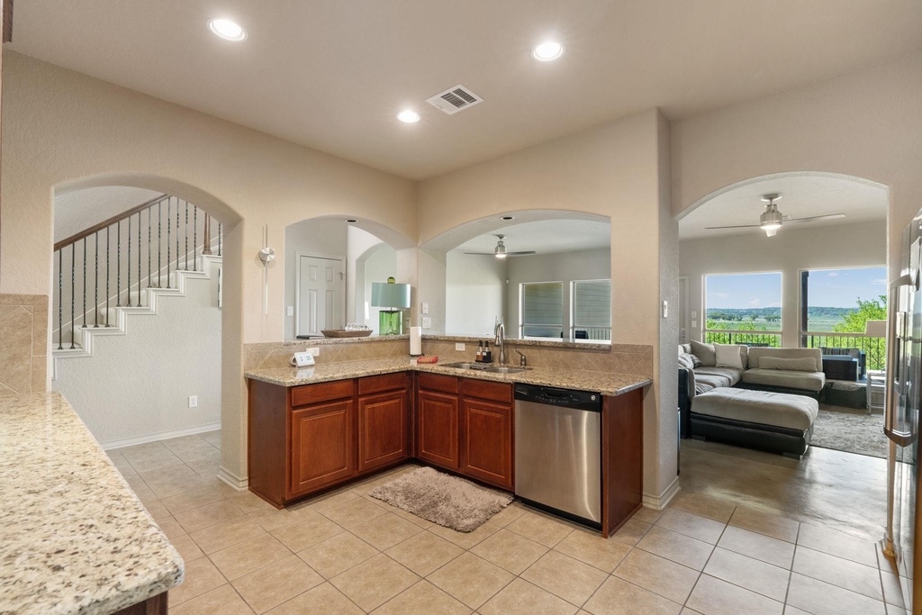 970 Parkview Dr - Photo 8