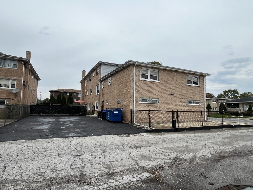 1601 Downs Drive - Photo 3