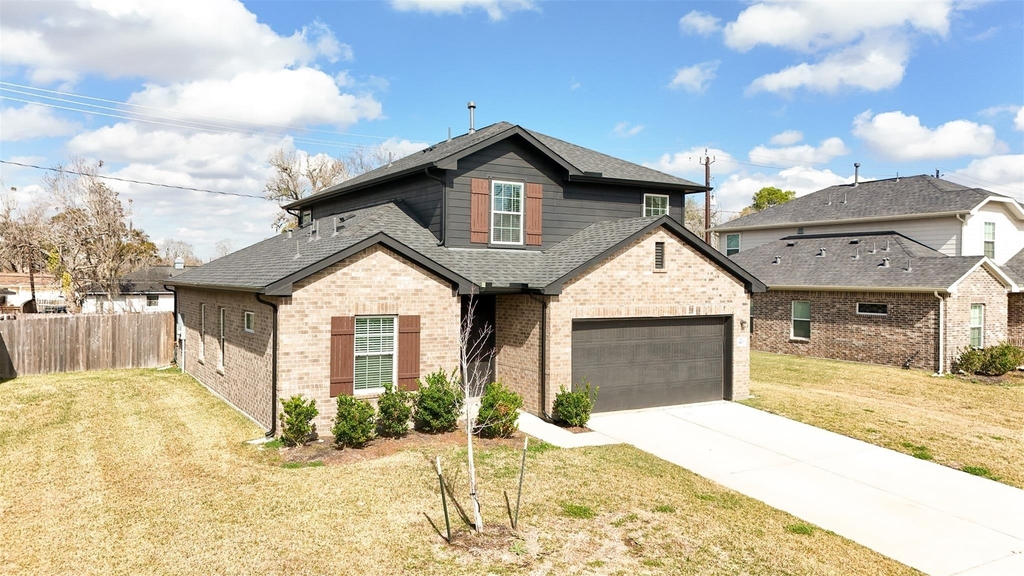 420 Magnolia Street - Photo 0