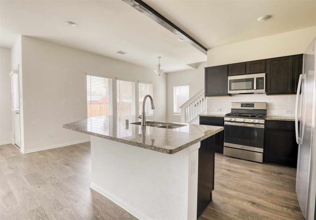 420 Magnolia Street - Photo 3