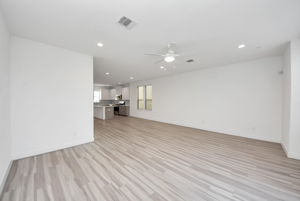 18716 Centro Main Street - Photo 15