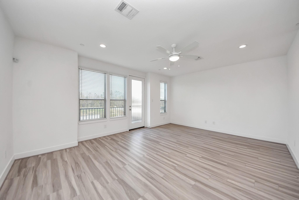 18716 Centro Main Street - Photo 16