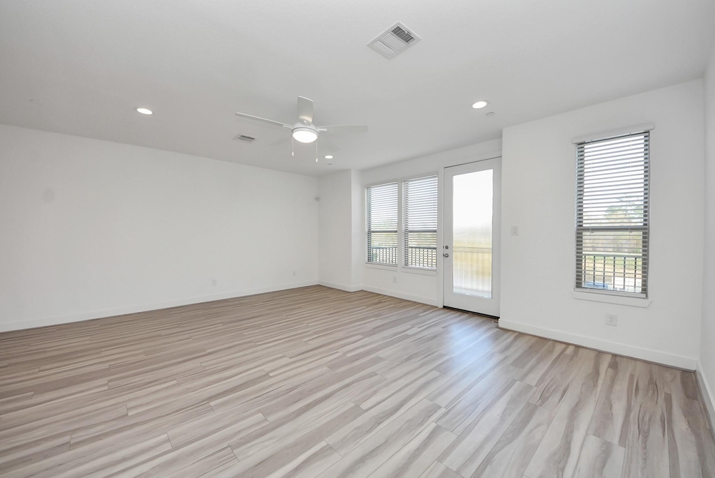 18716 Centro Main Street - Photo 11