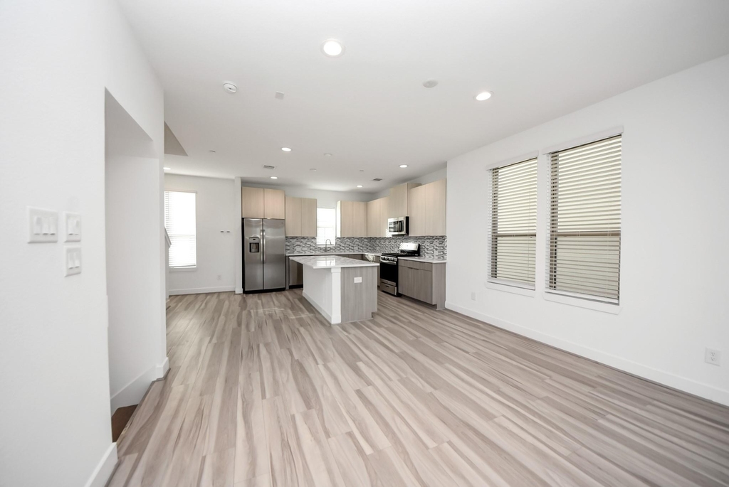 18716 Centro Main Street - Photo 12