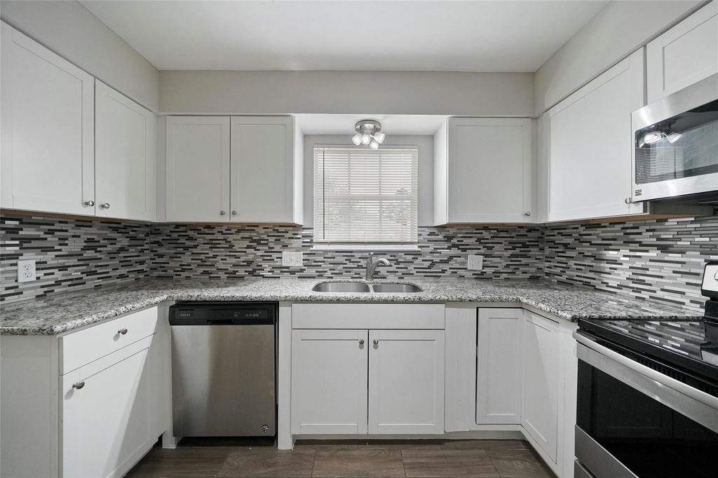 643 Ames Street - Photo 11