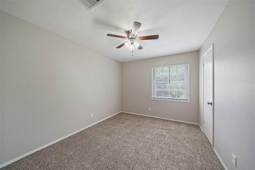 643 Ames Street - Photo 25
