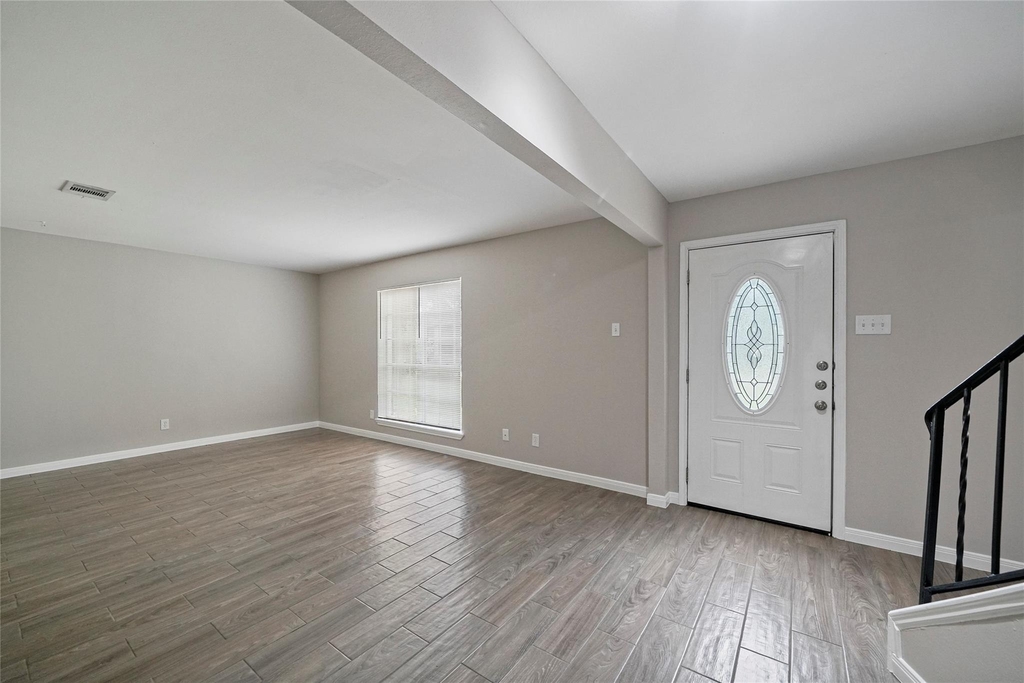 643 Ames Street - Photo 4