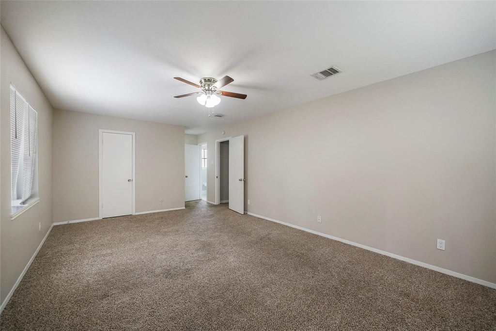 643 Ames Street - Photo 21