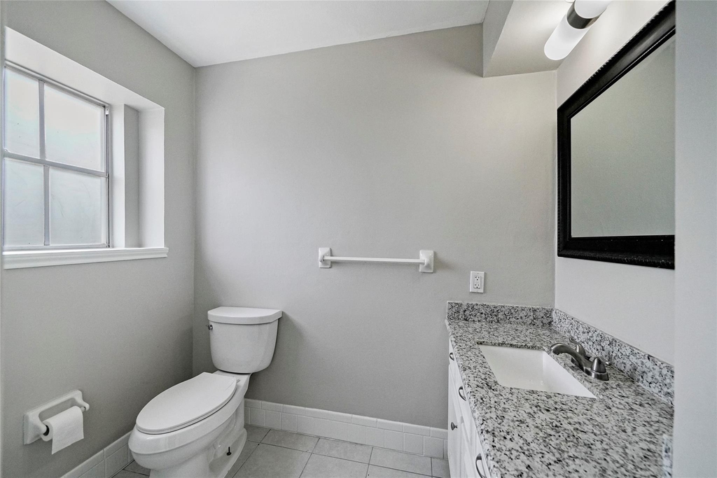 643 Ames Street - Photo 23