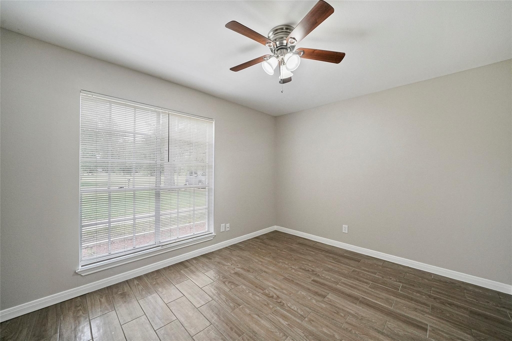 643 Ames Street - Photo 10