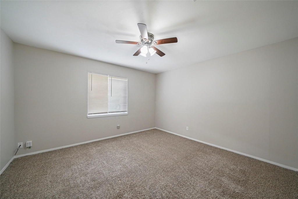 643 Ames Street - Photo 29