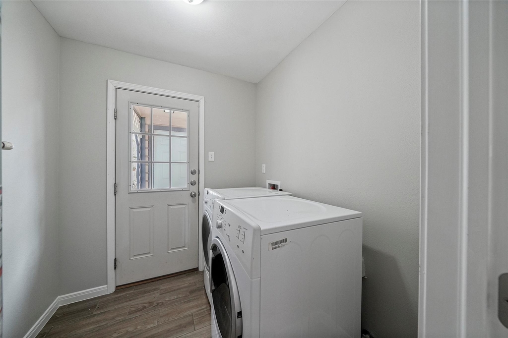 643 Ames Street - Photo 31