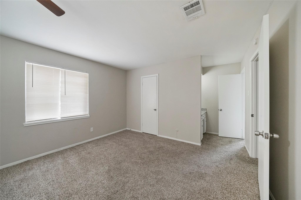643 Ames Street - Photo 22
