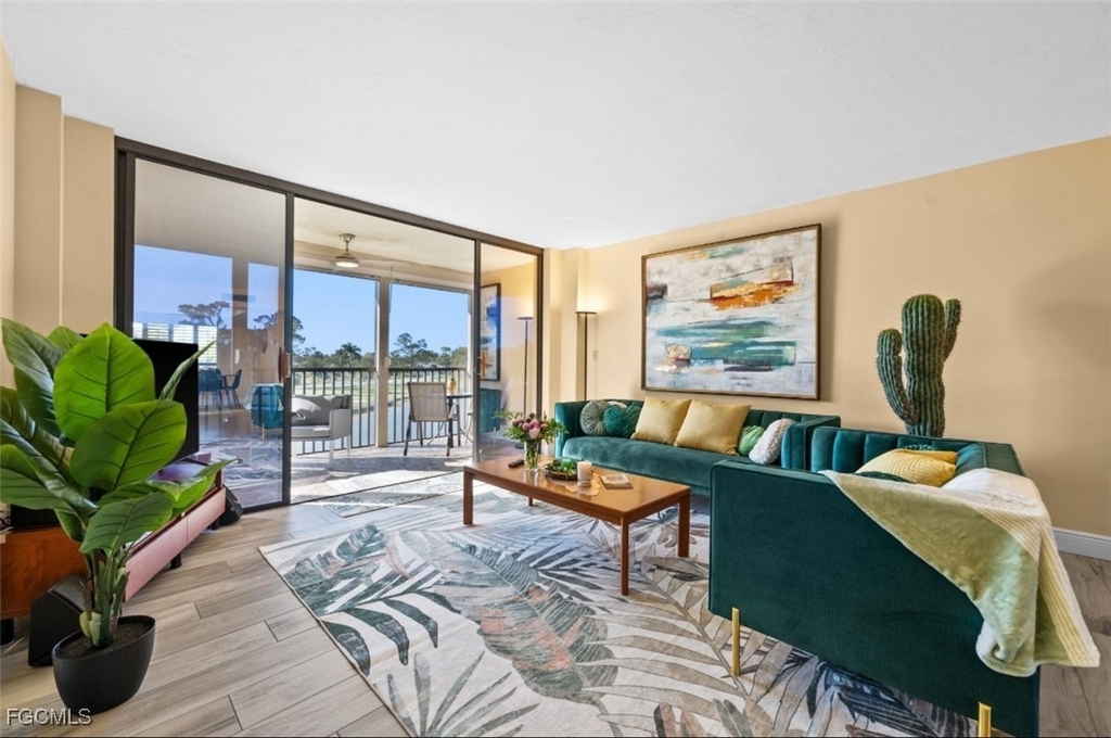 413 Augusta Boulevard - Photo 3