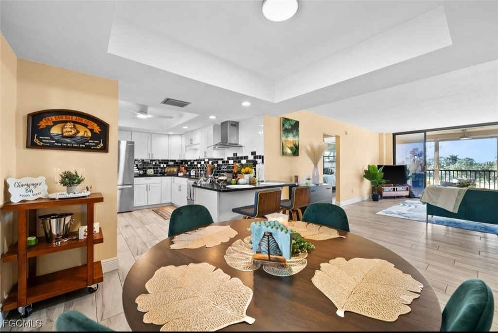 413 Augusta Boulevard - Photo 2