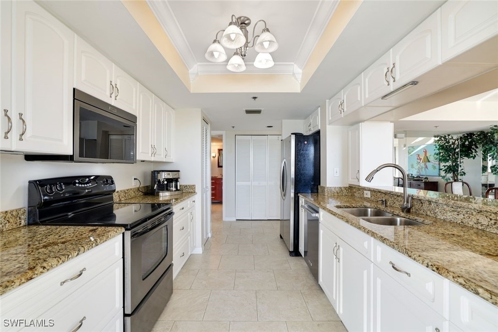 6361 Pelican Bay Boulevard - Photo 3