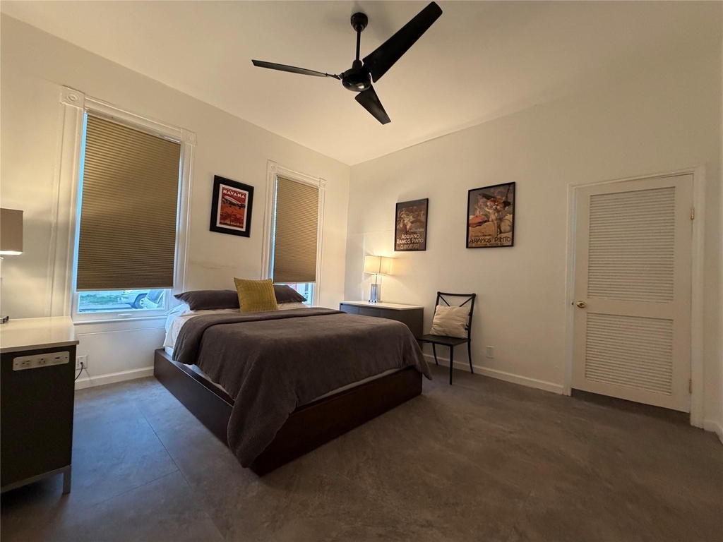 318 Hyde Park Boulevard - Photo 19