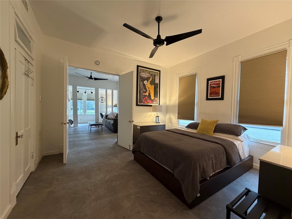 318 Hyde Park Boulevard - Photo 12