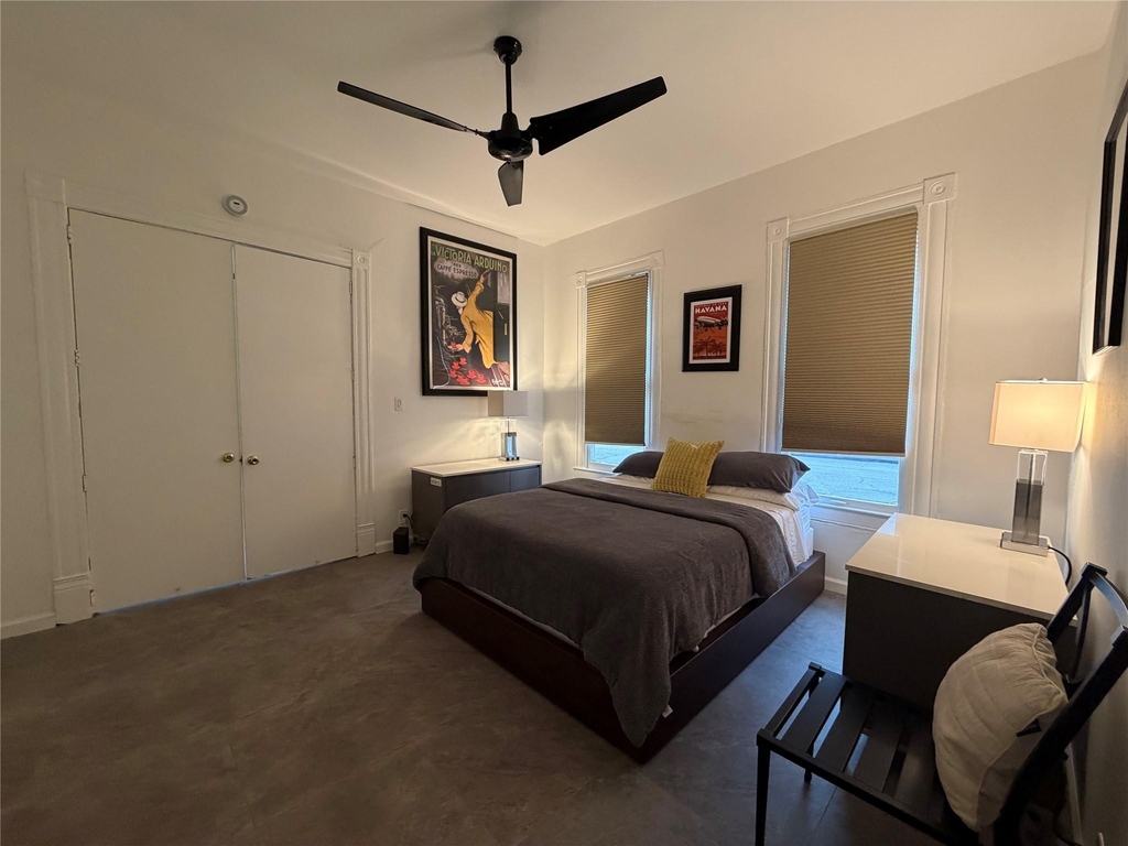 318 Hyde Park Boulevard - Photo 17