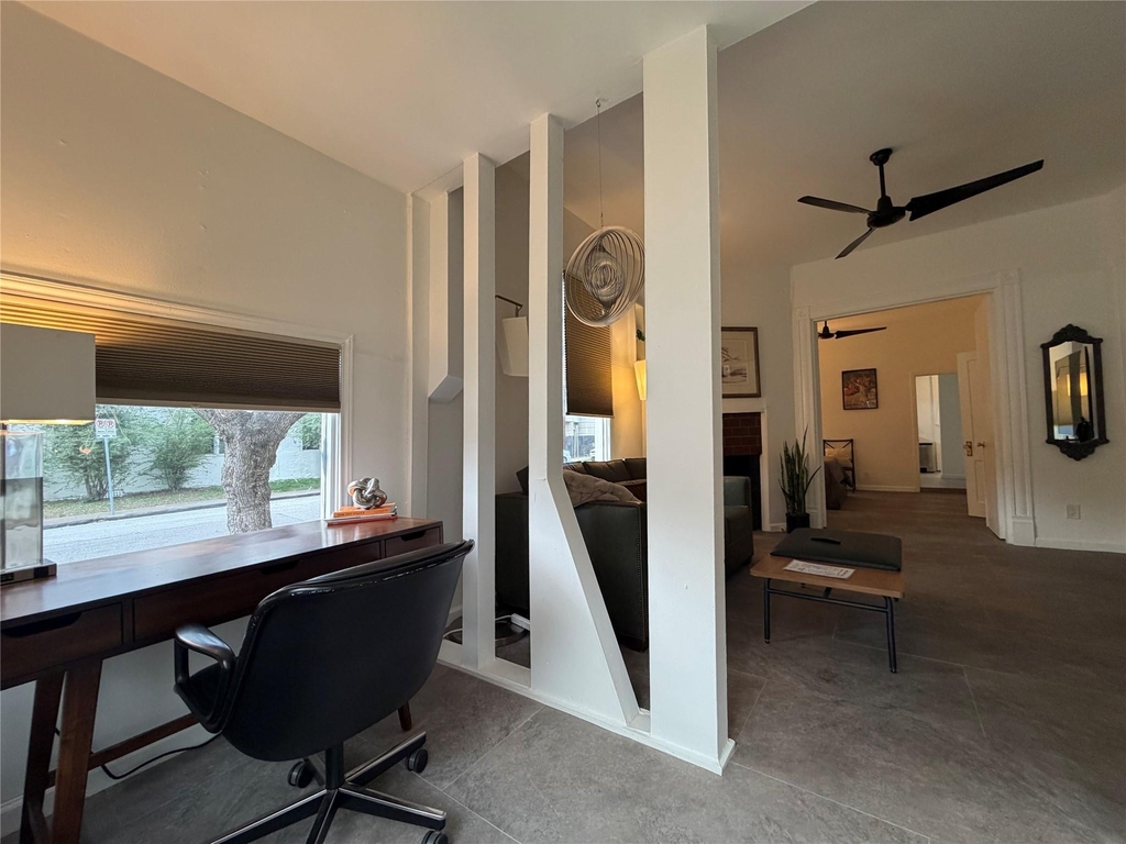 318 Hyde Park Boulevard - Photo 7