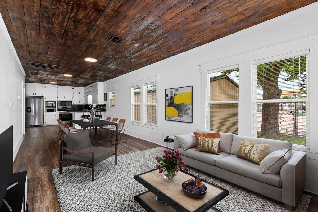 1138 Fannin Street - Photo 2