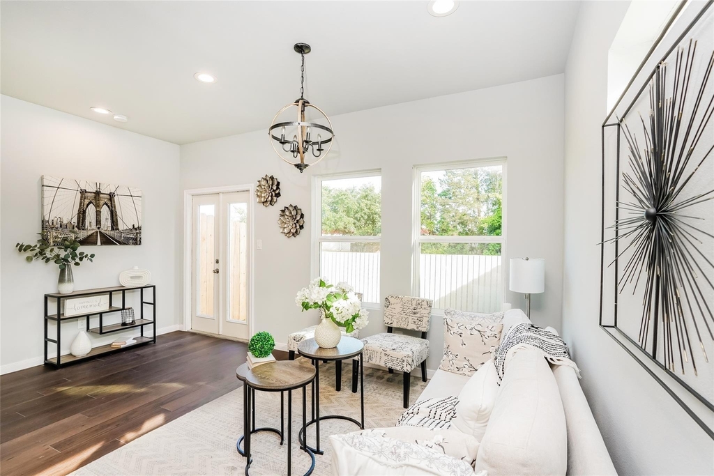 4927 Dalhart Drive - Photo 4