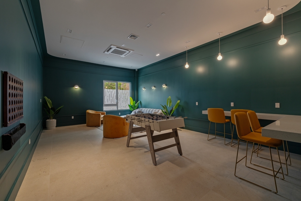 706 East 32nd Street - Photo 9