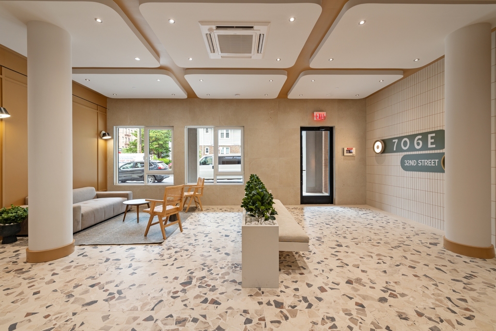 706 East 32nd Street - Photo 7