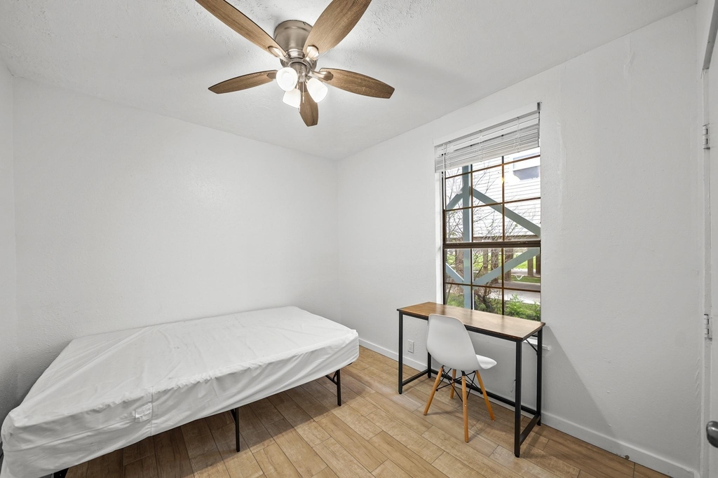 701 28th Street - Photo 6