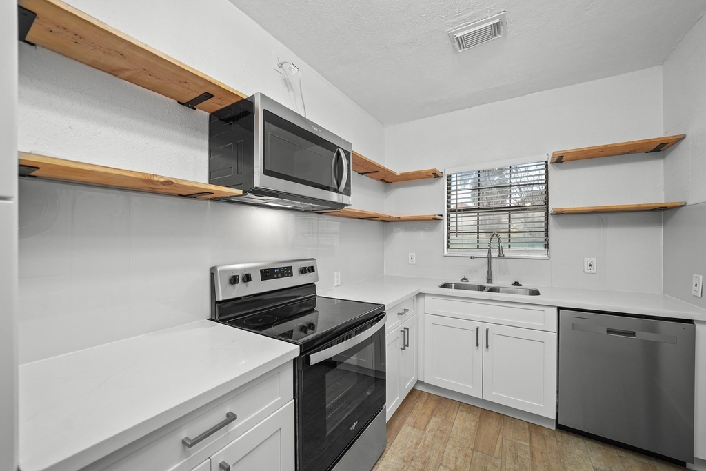 701 28th Street - Photo 3