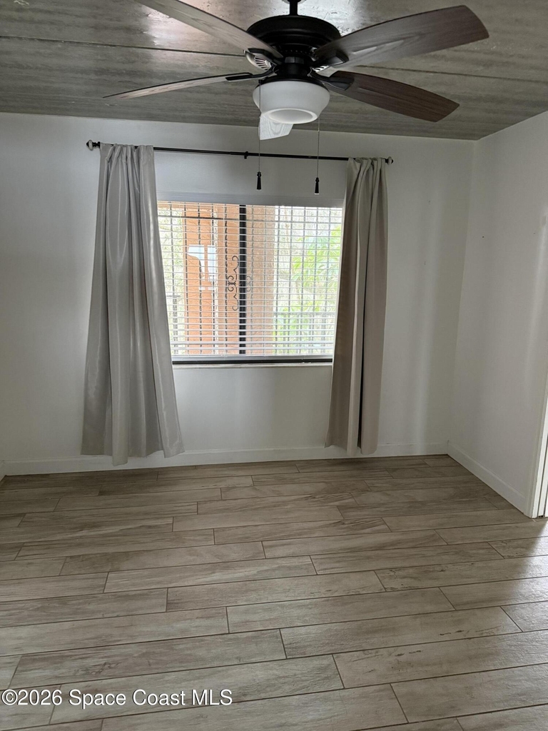 1540 Riverside Drive - Photo 16